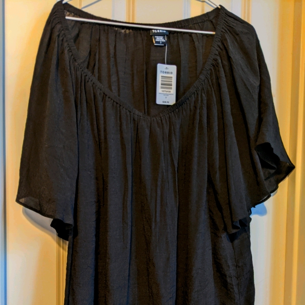 Torrid off shoulder shirt in black
